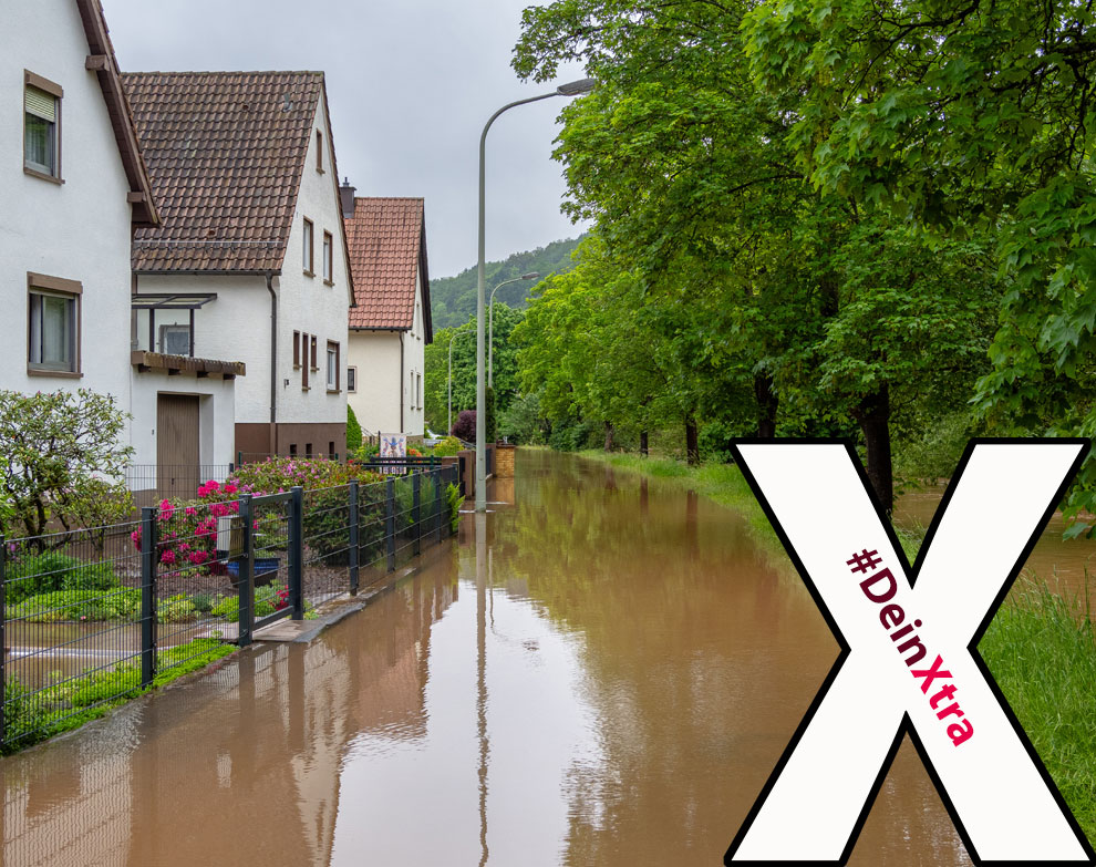 Bild zeigt eine Häuserzeile mit Hochwasser. © Adobe Stock: Fokuspfalz